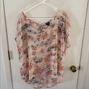 Torrid Size 2 white peach stripe sleeveless blouse, coral roses print, open back